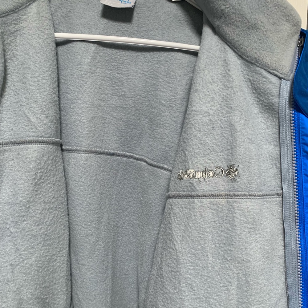 Columbia Interchange 2-in-1 Winter Jacket
Men's XL Blue Omni-Tech Ski Snow Coat - Picture 12 of 14